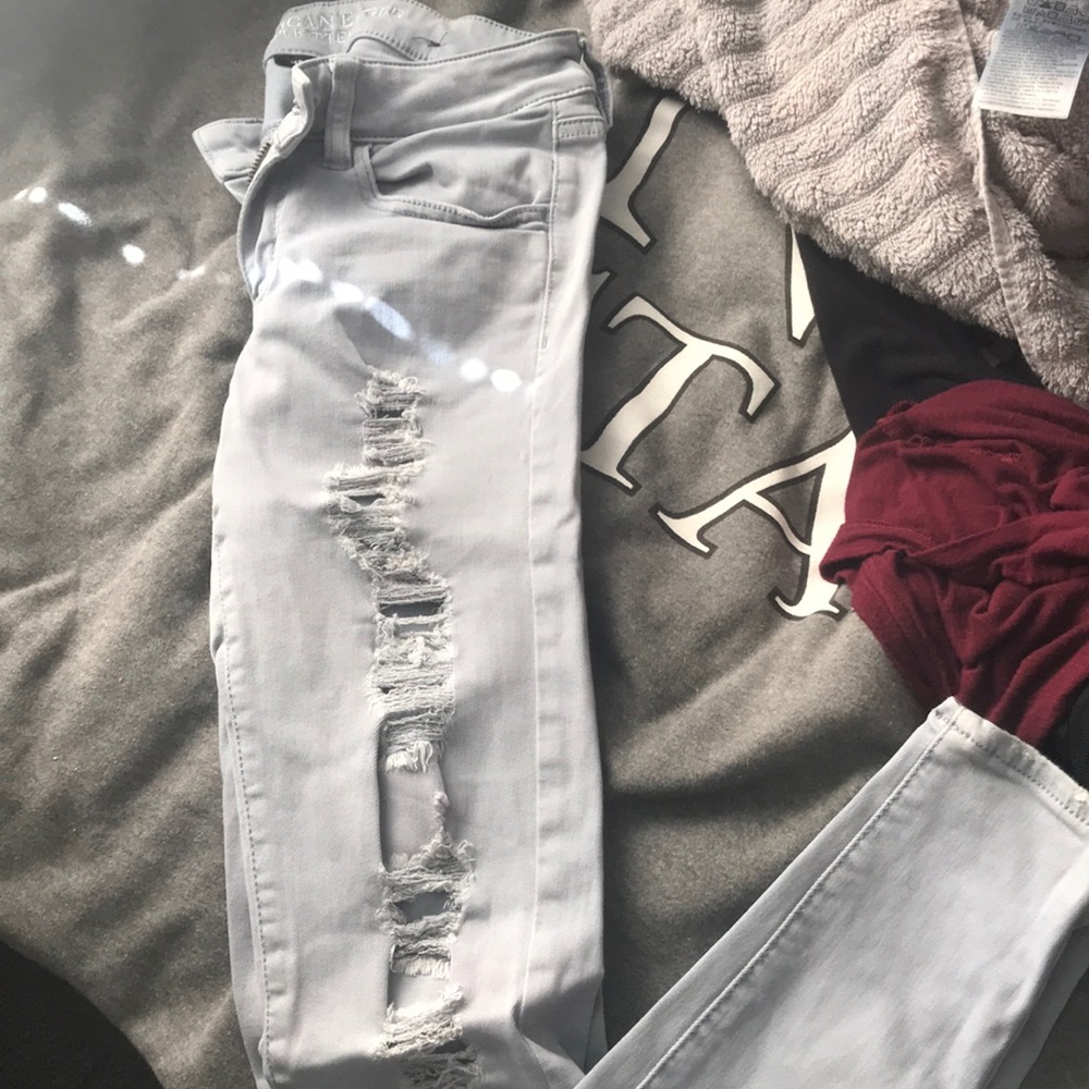 American Eagle distressed jegging